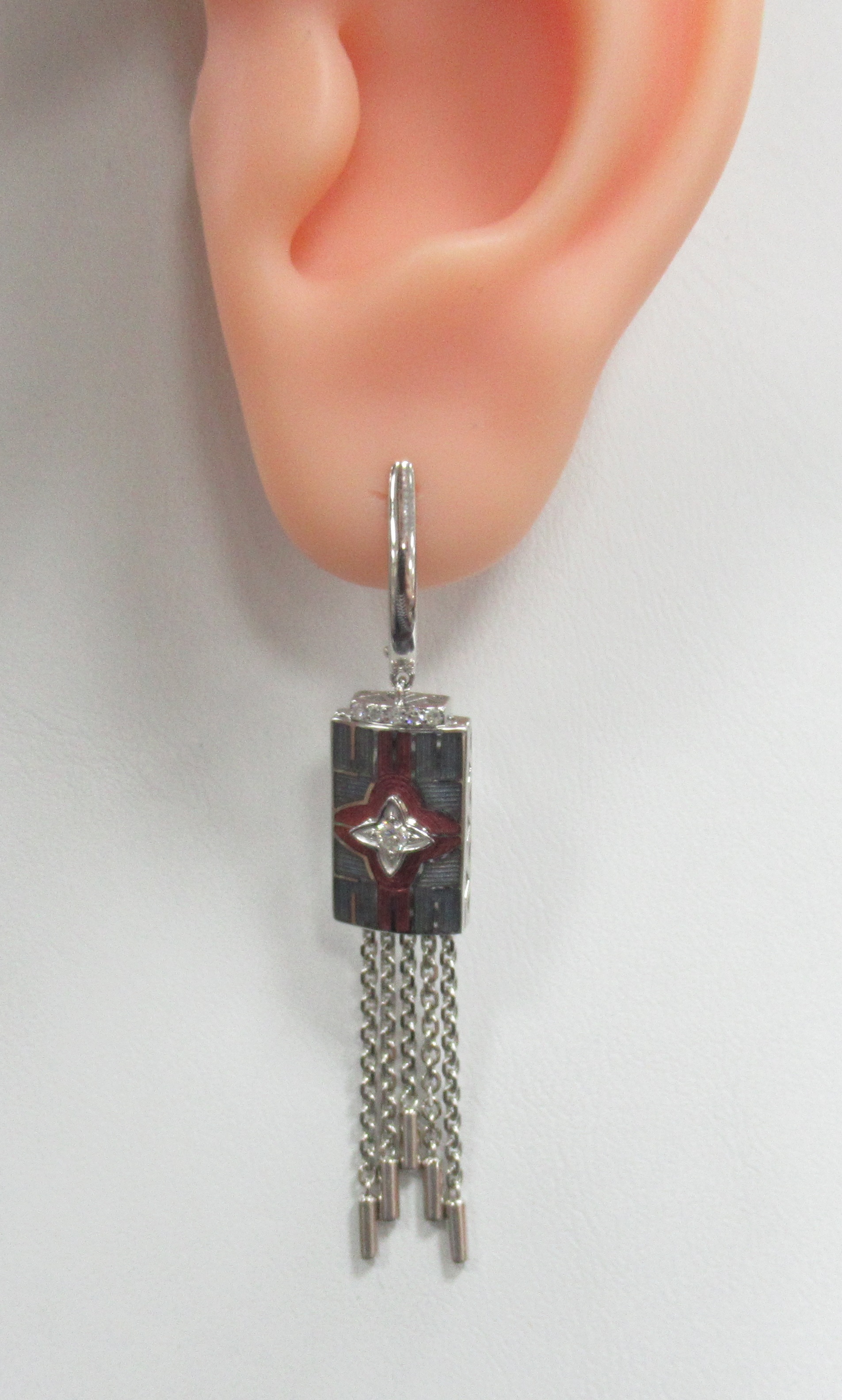 Серьги из белого золота с бриллиантами